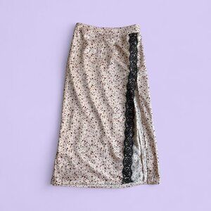 Leith Light Pink Floral Satin Midi Skirt w/ Black Lace Trim – Size M